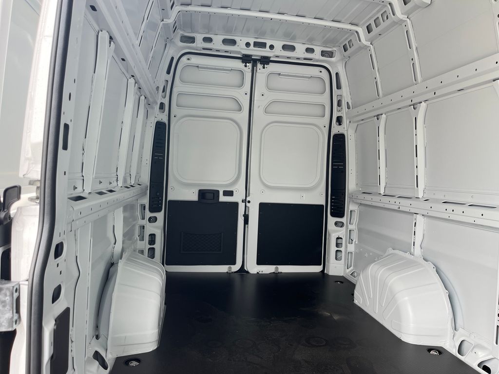 Vehicle image 16 of 35