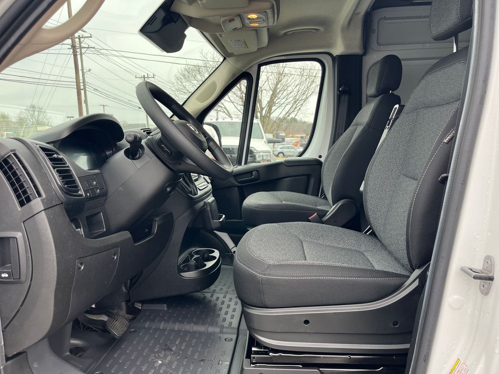 Vehicle image 11 of 35