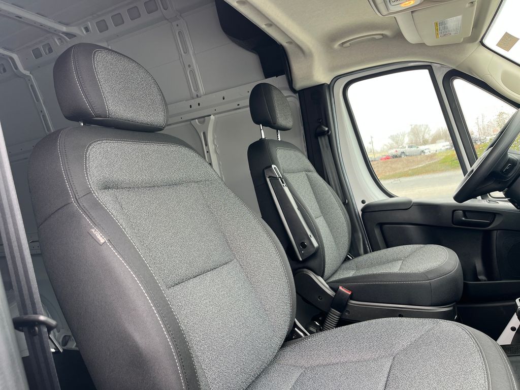 Vehicle image 13 of 35