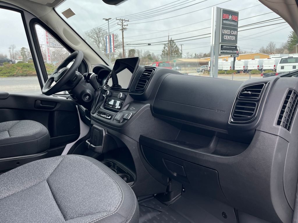 Vehicle image 12 of 35