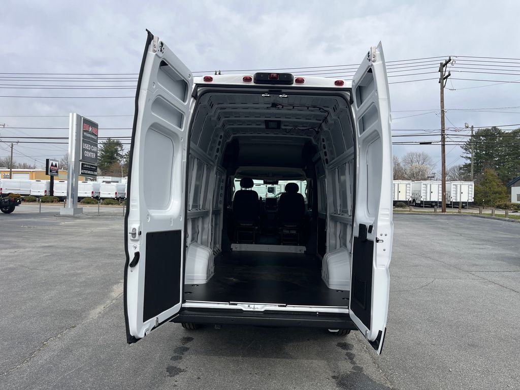 Vehicle image 18 of 35