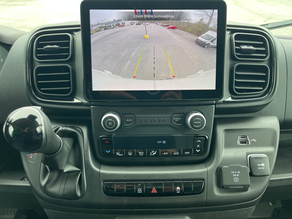 Vehicle image 27 of 35