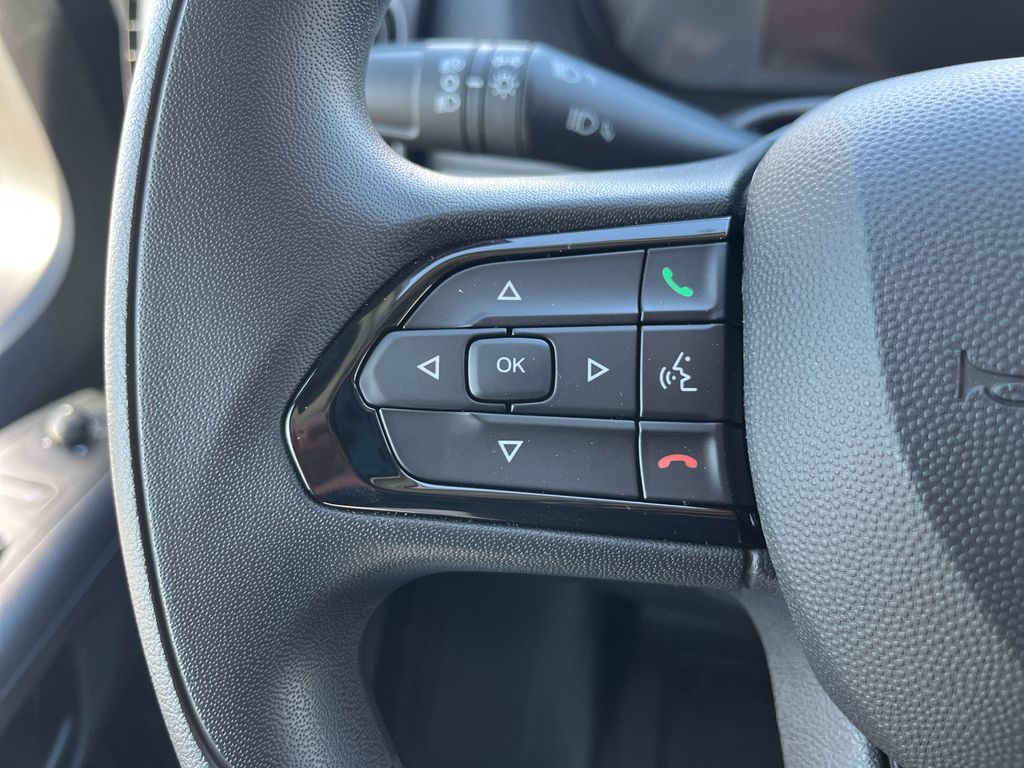 Vehicle image 27 of 40