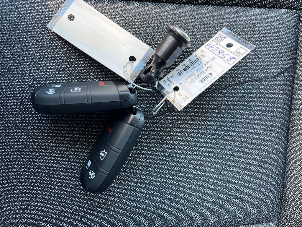 Vehicle image 39 of 40