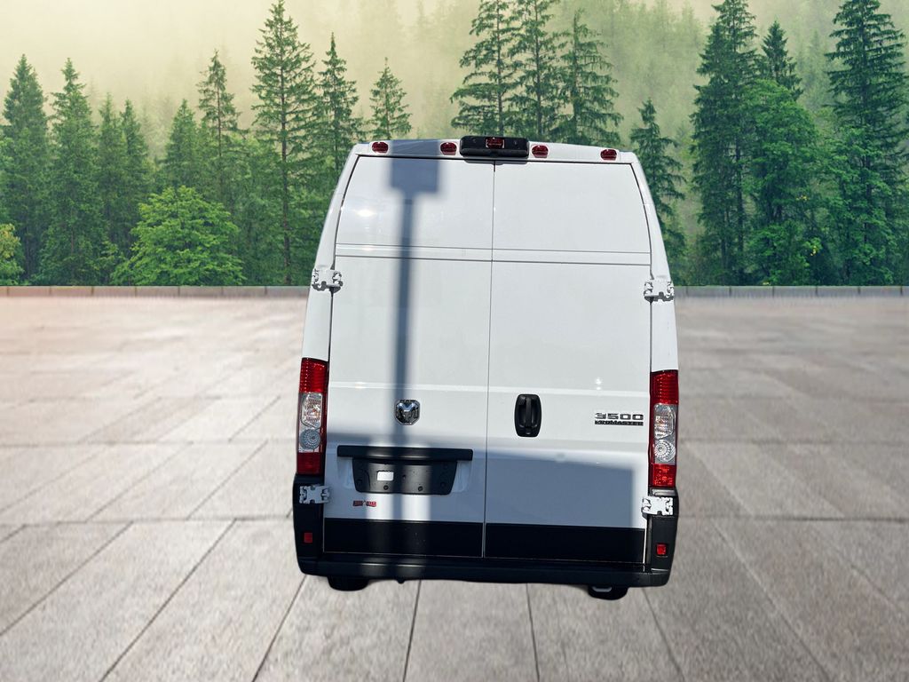 Vehicle image 7 of 40