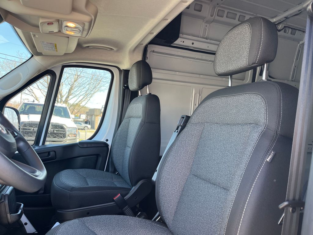 Vehicle image 11 of 36