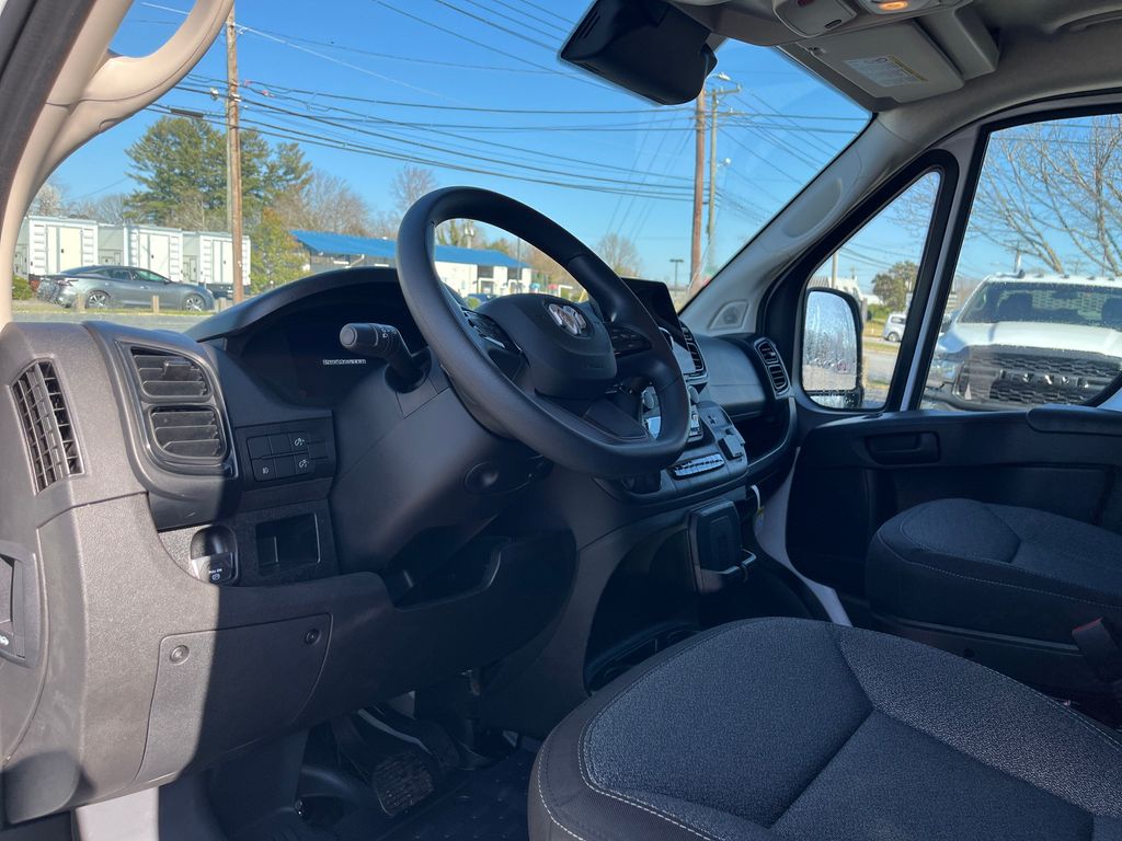 Vehicle image 10 of 36