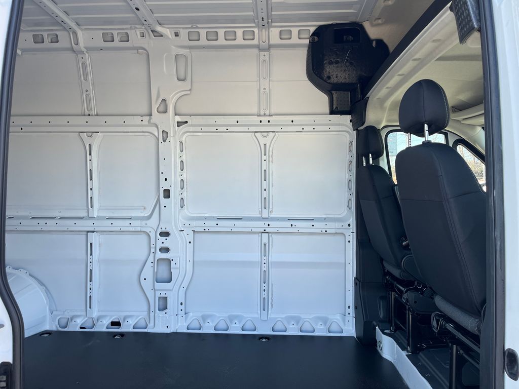 Vehicle image 18 of 36