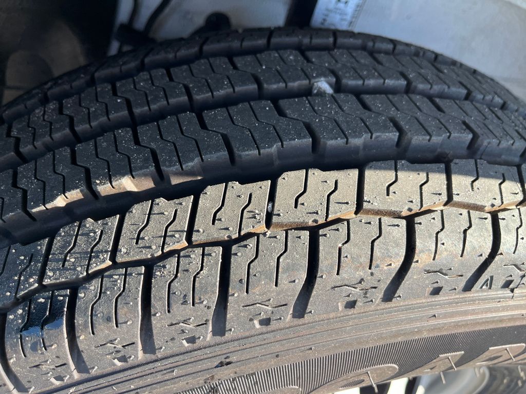 Vehicle image 34 of 36