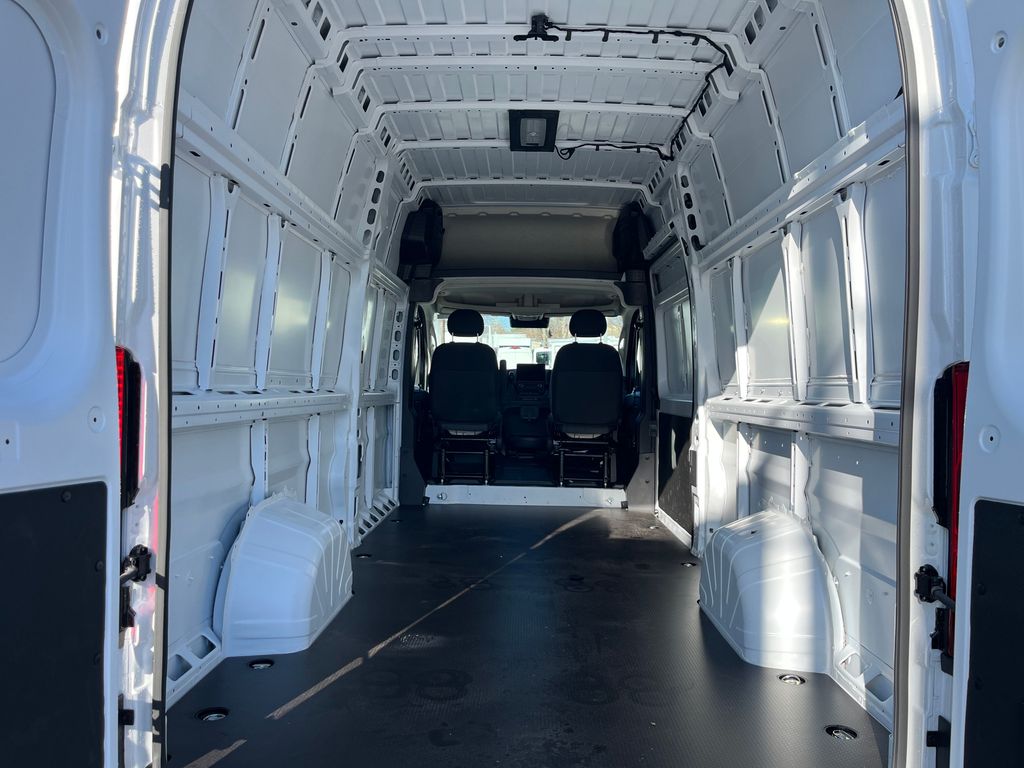 Vehicle image 20 of 36
