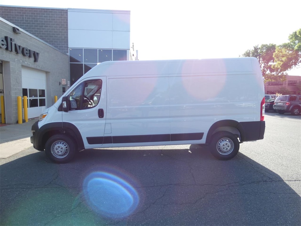 Vehicle image 9 of 29