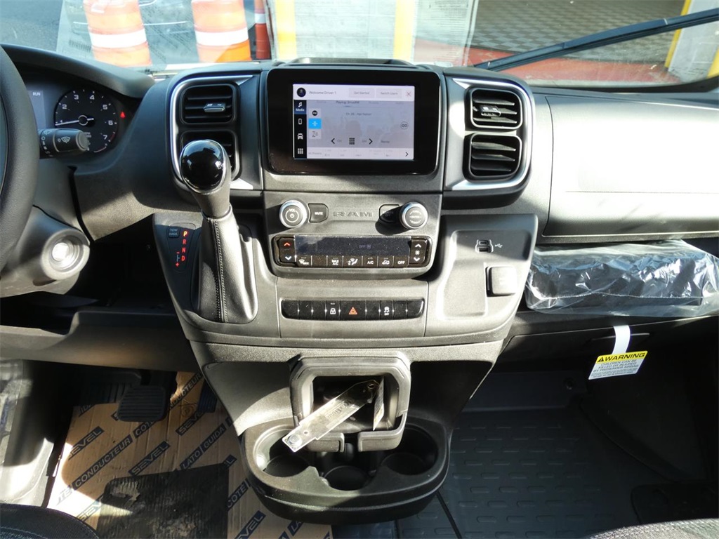 Vehicle image 20 of 29