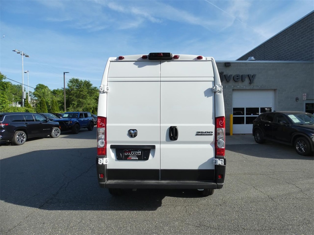 Vehicle image 7 of 29