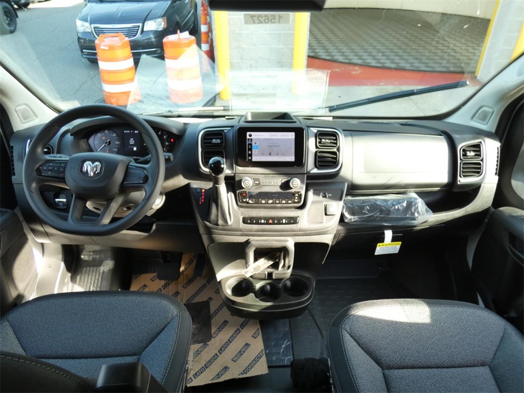 Vehicle image 16 of 29