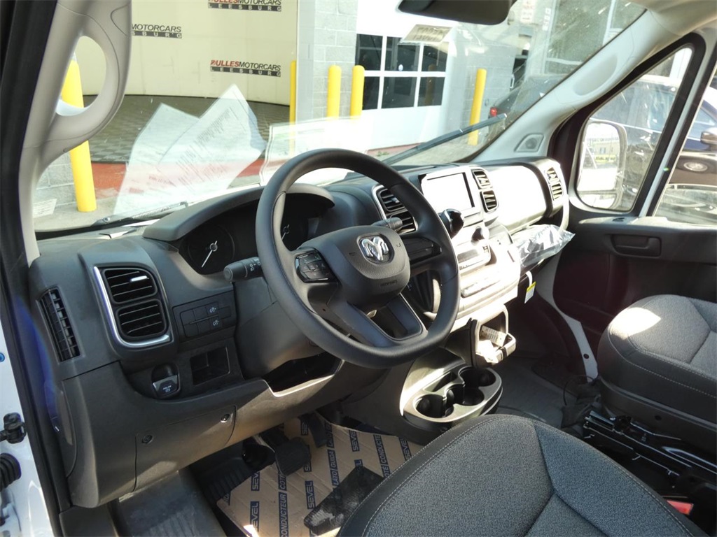 Vehicle image 15 of 29