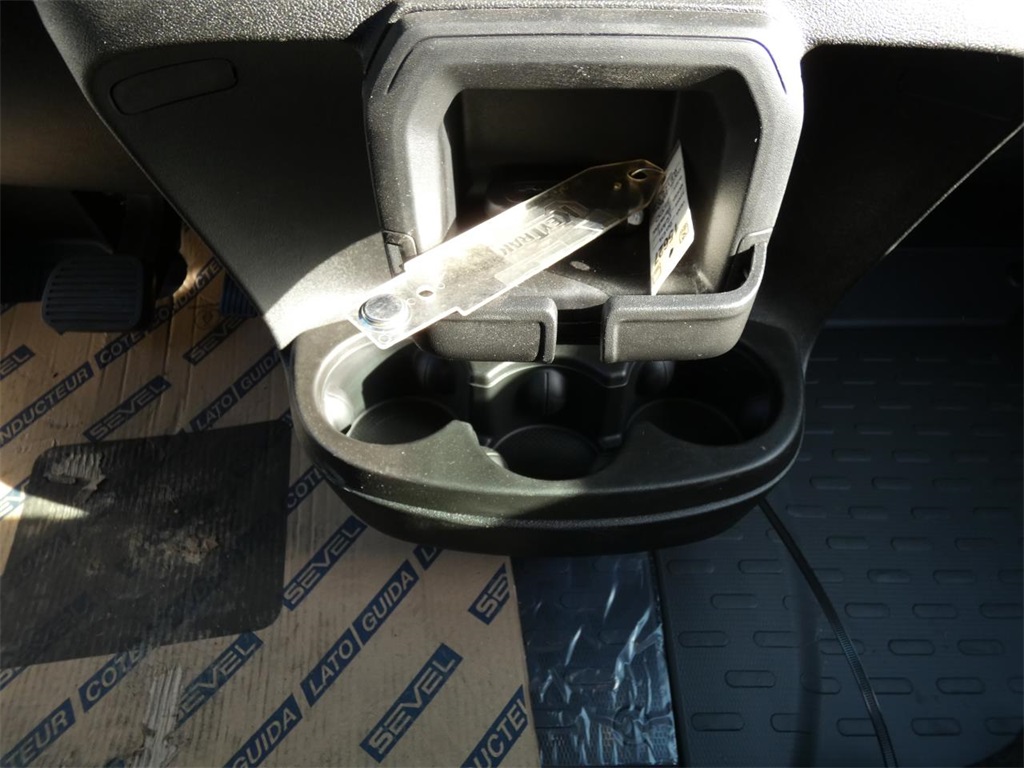 Vehicle image 26 of 29