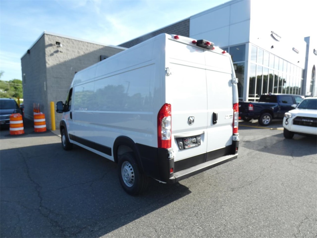 Vehicle image 6 of 29