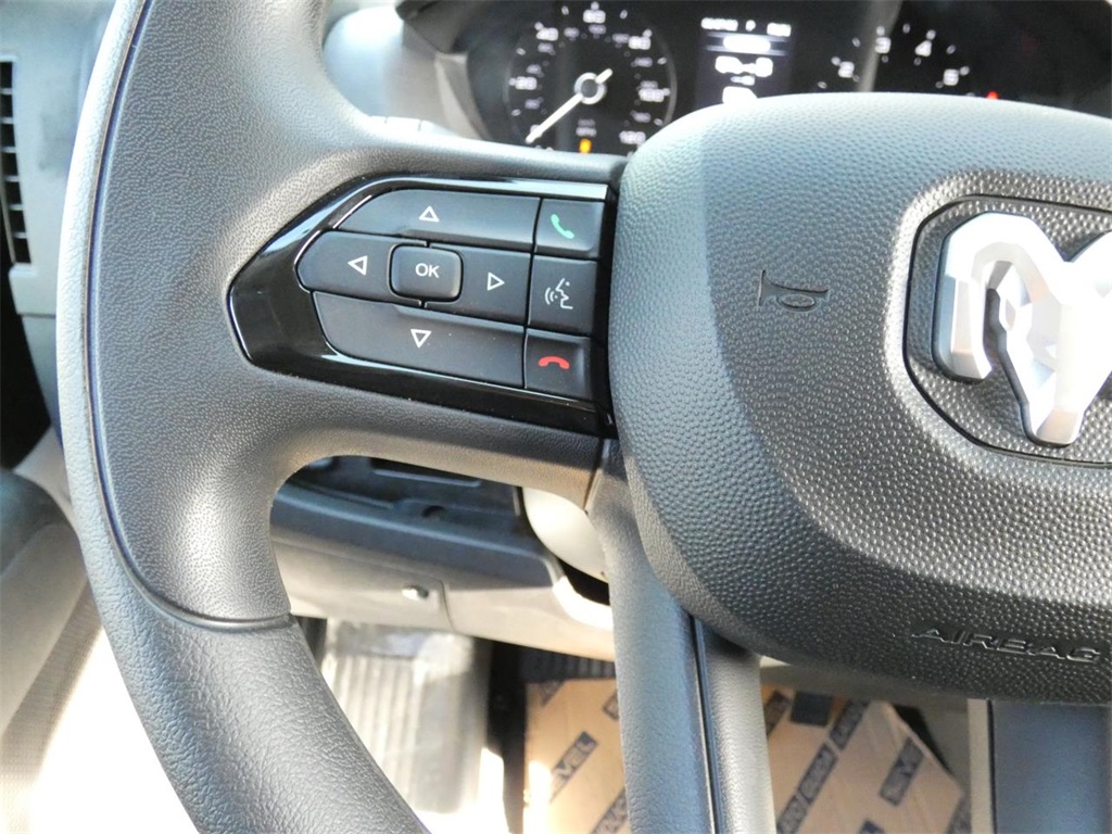 Vehicle image 18 of 29