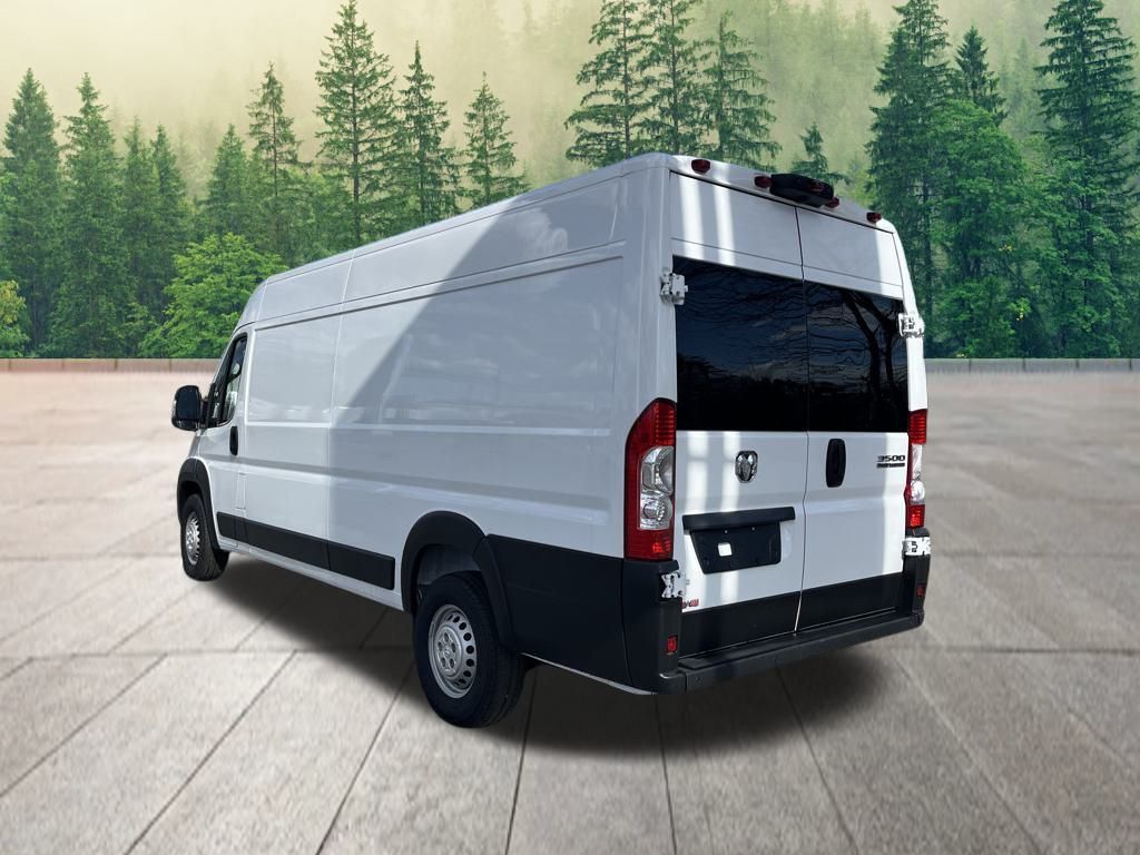 Vehicle image 9 of 40