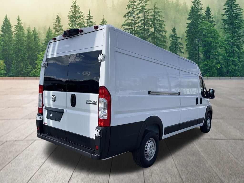 Vehicle image 7 of 40