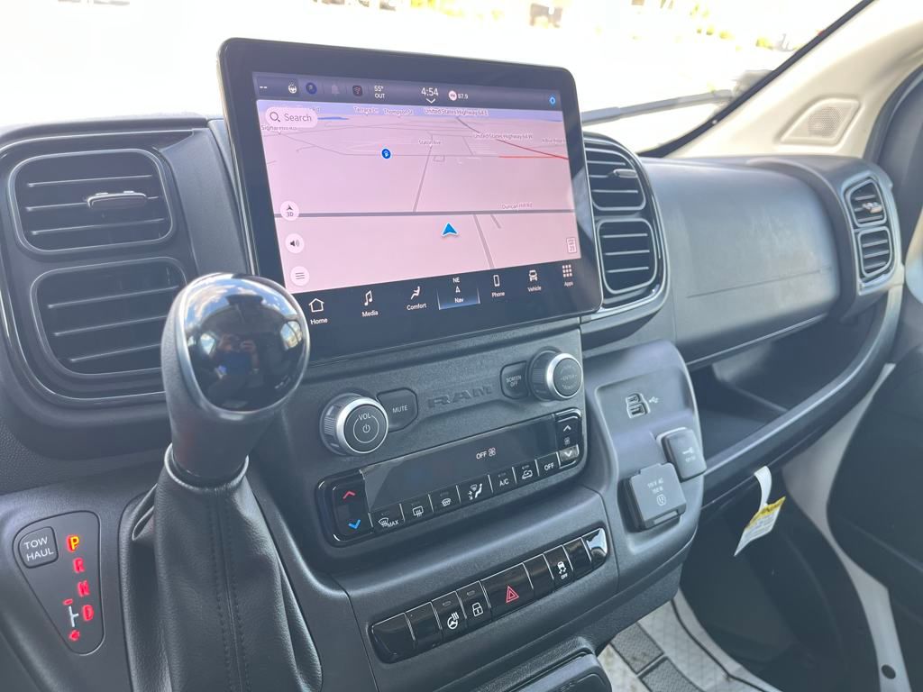 Vehicle image 33 of 40