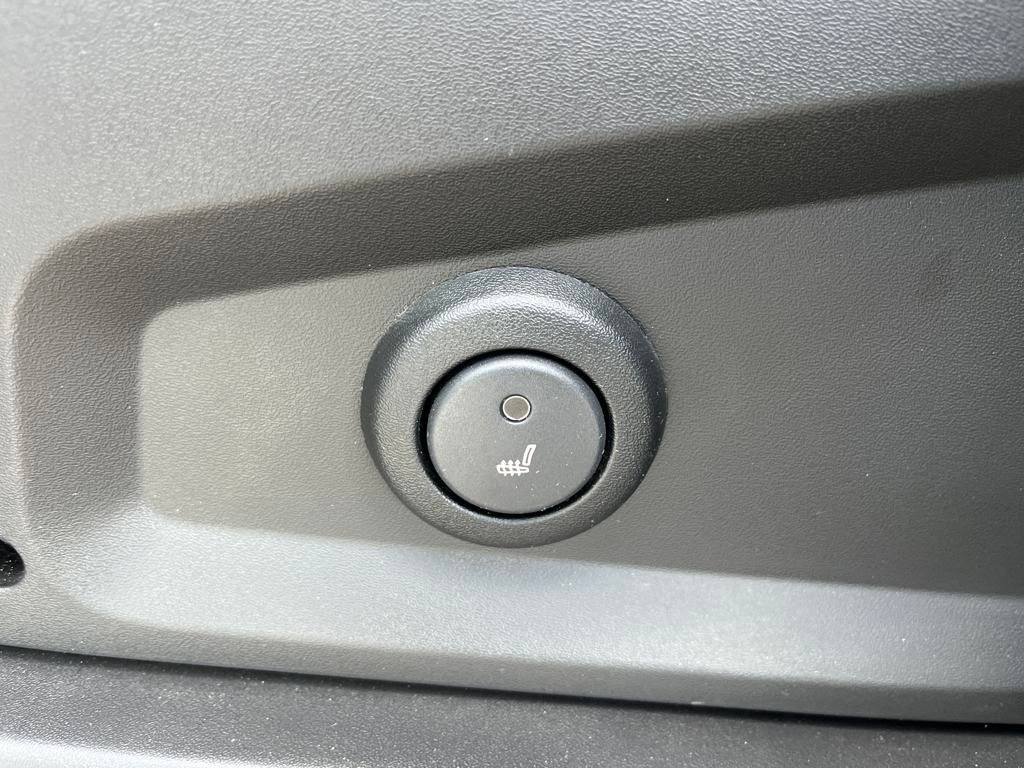 Vehicle image 14 of 40