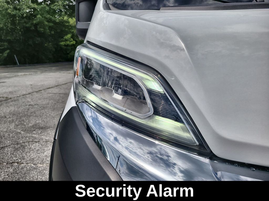 Vehicle image 39 of 57