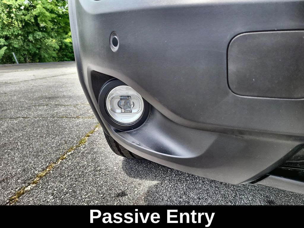 Vehicle image 41 of 57