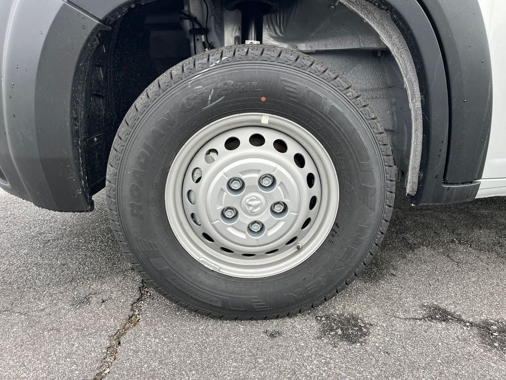 Vehicle image 37 of 41
