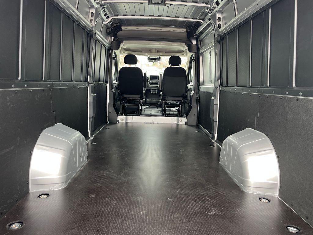 Vehicle image 22 of 41