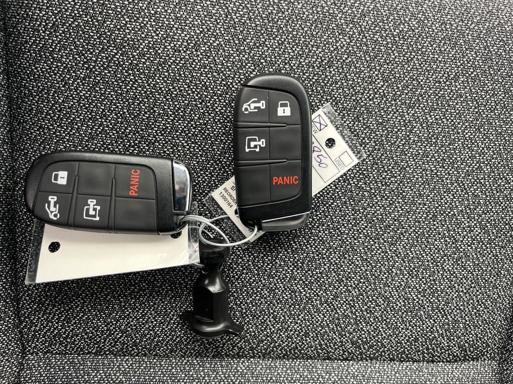 Vehicle image 40 of 41