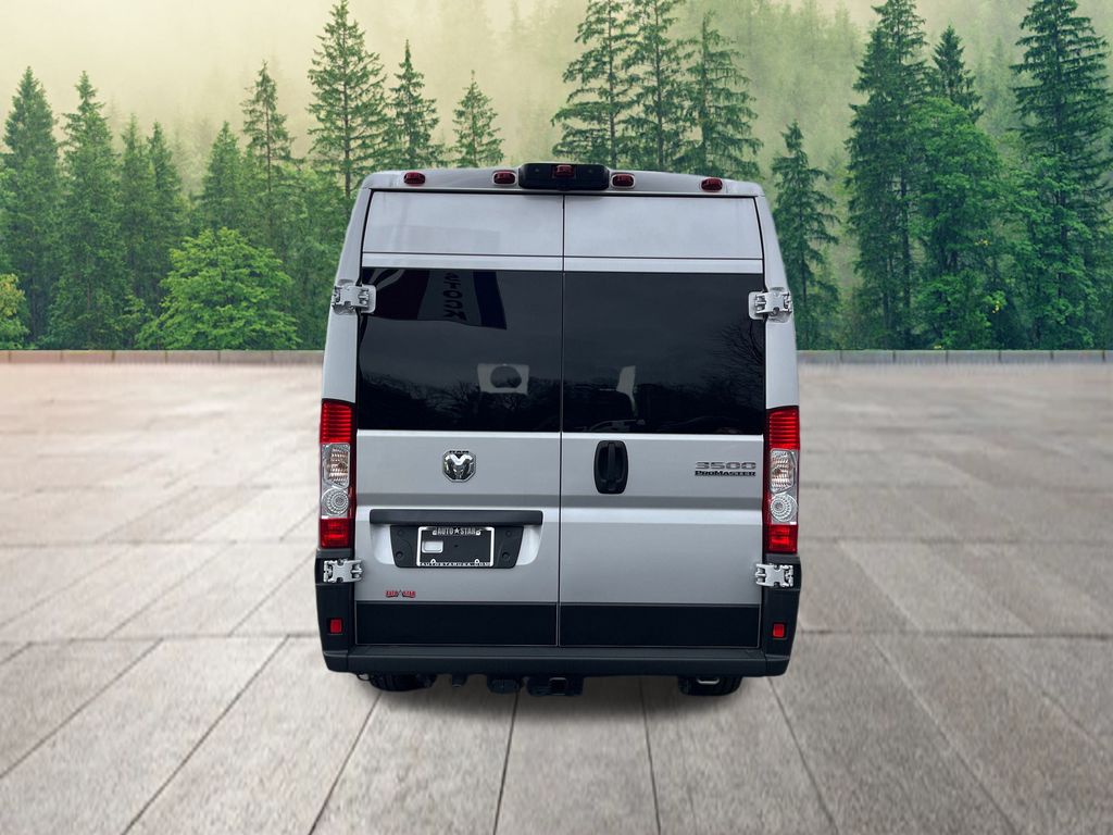 Vehicle image 8 of 41