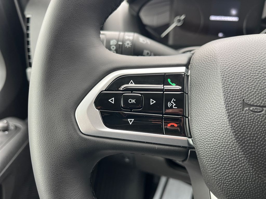 Vehicle image 29 of 41