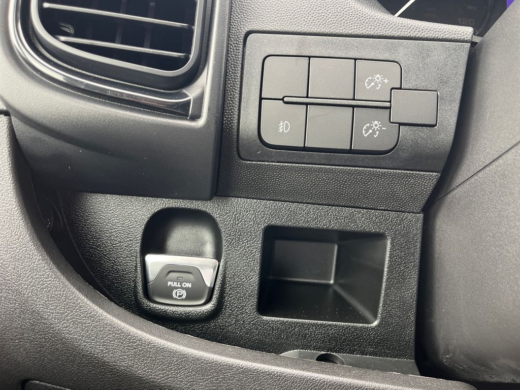 Vehicle image 30 of 41