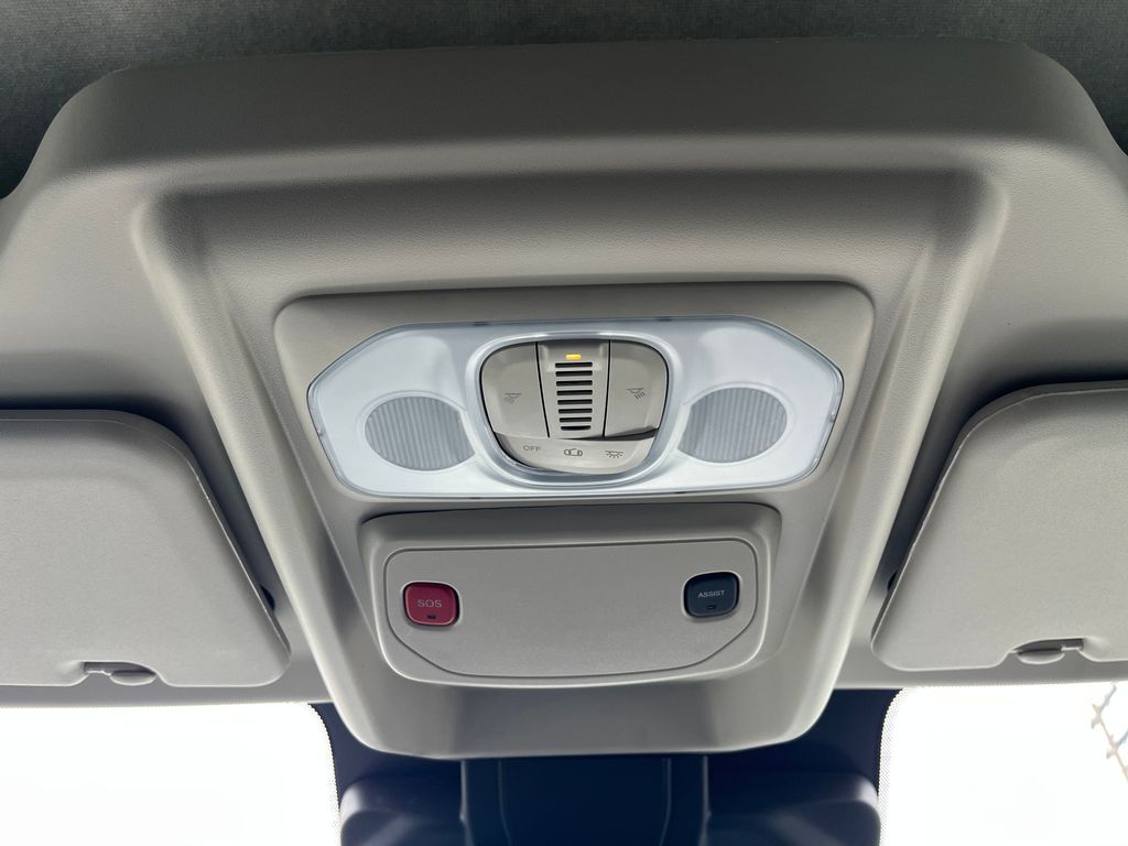 Vehicle image 36 of 41