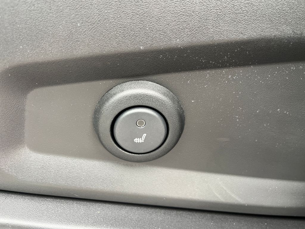 Vehicle image 14 of 41