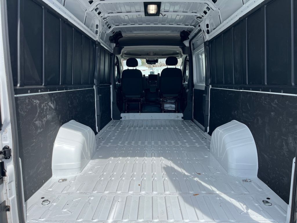 Vehicle image 24 of 42