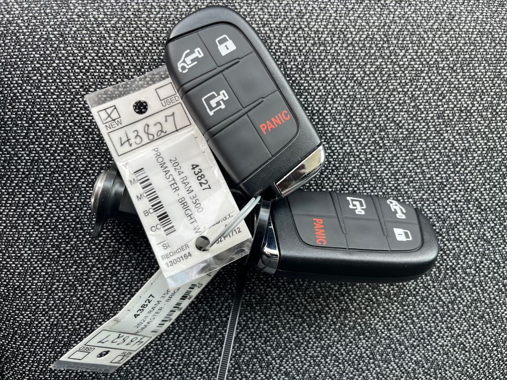 Vehicle image 41 of 42