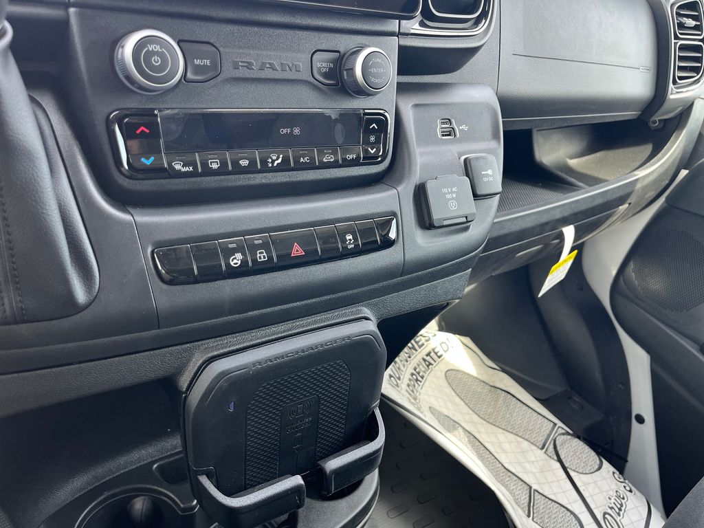 Vehicle image 36 of 42