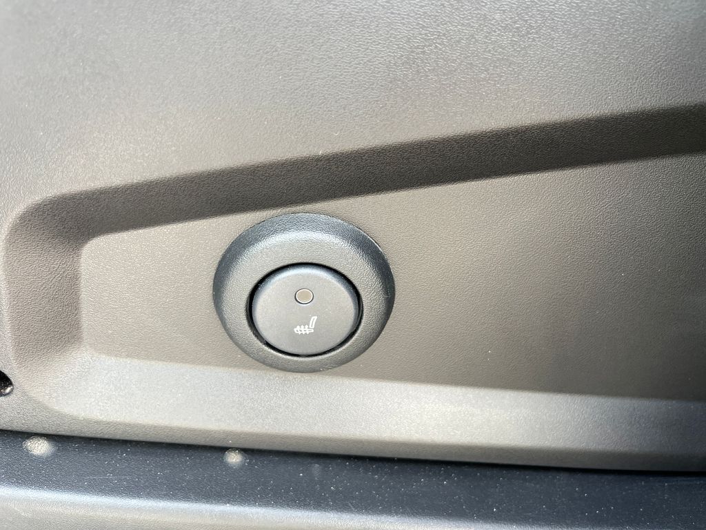Vehicle image 14 of 42