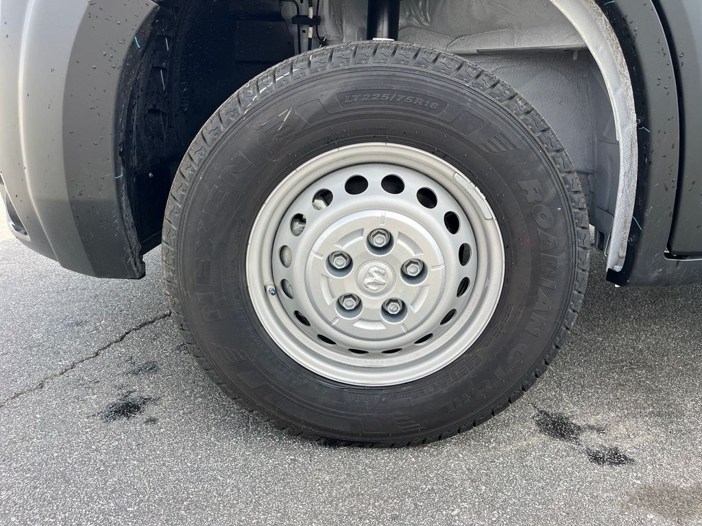 Vehicle image 39 of 42