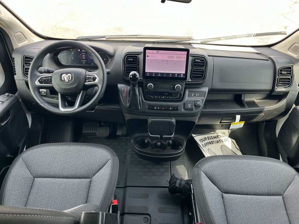 Vehicle image 29 of 42