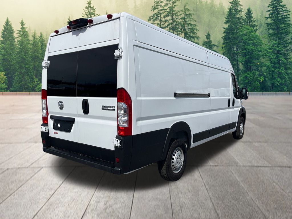 Vehicle image 7 of 42