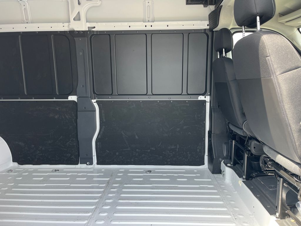 Vehicle image 22 of 42