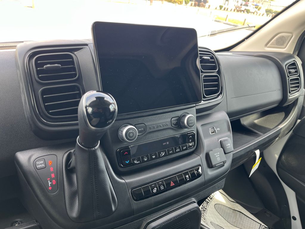 Vehicle image 35 of 42