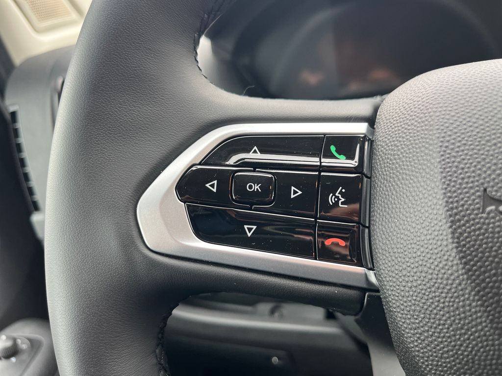 Vehicle image 29 of 39