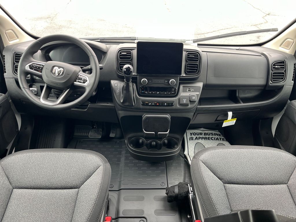 Vehicle image 26 of 39