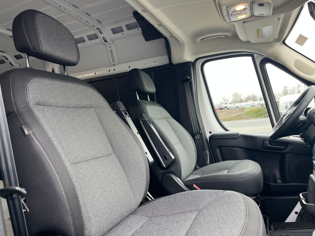 Vehicle image 15 of 39