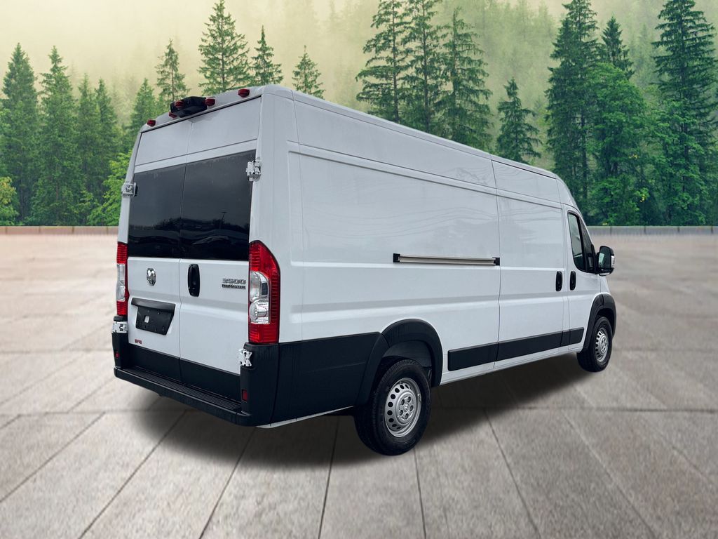 Vehicle image 7 of 39