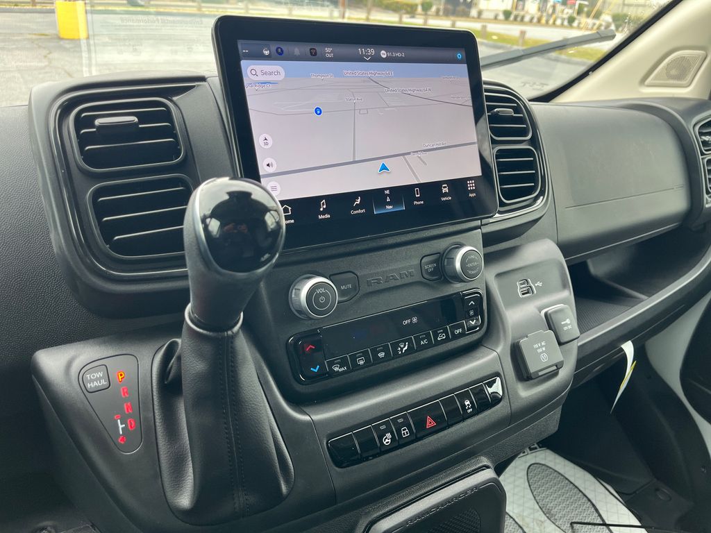 Vehicle image 31 of 39